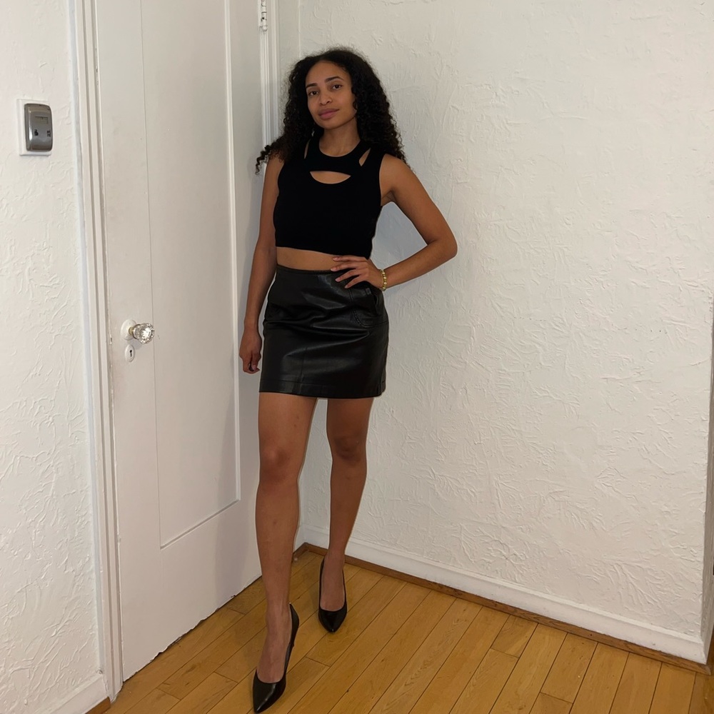 black skirt